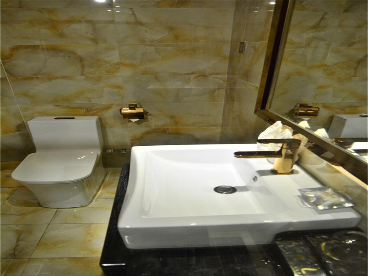 Lavande Hotel Wuhan Railway Station מראה חיצוני תמונה