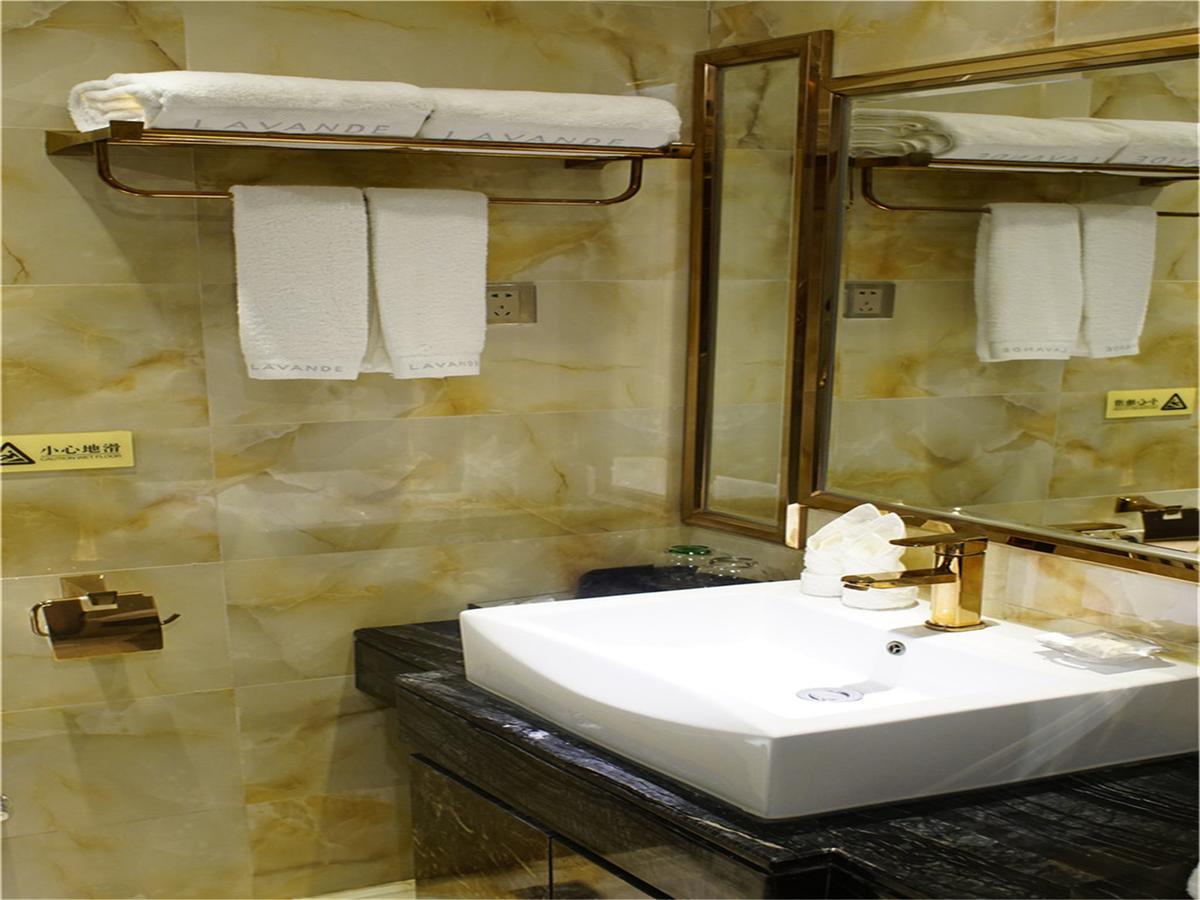 Lavande Hotel Wuhan Railway Station מראה חיצוני תמונה