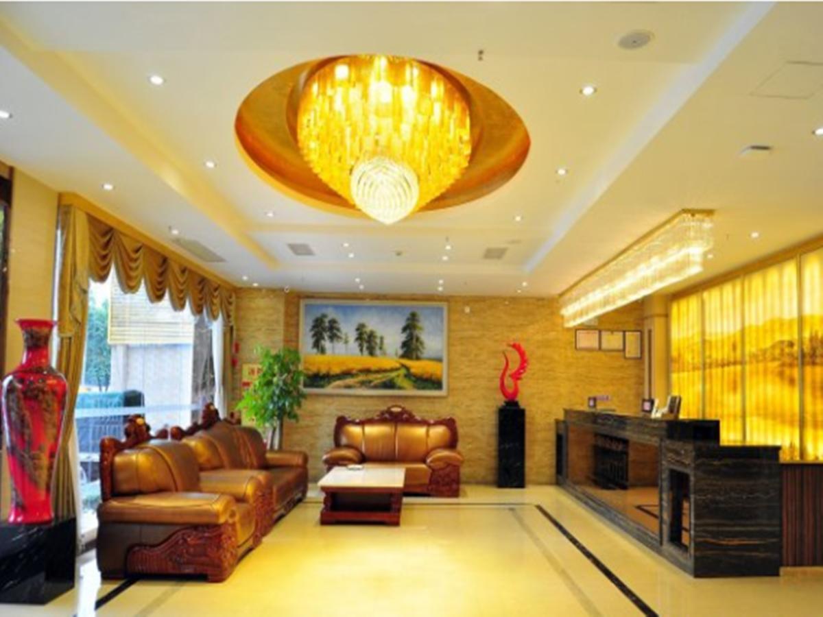 Lavande Hotel Wuhan Railway Station מראה חיצוני תמונה