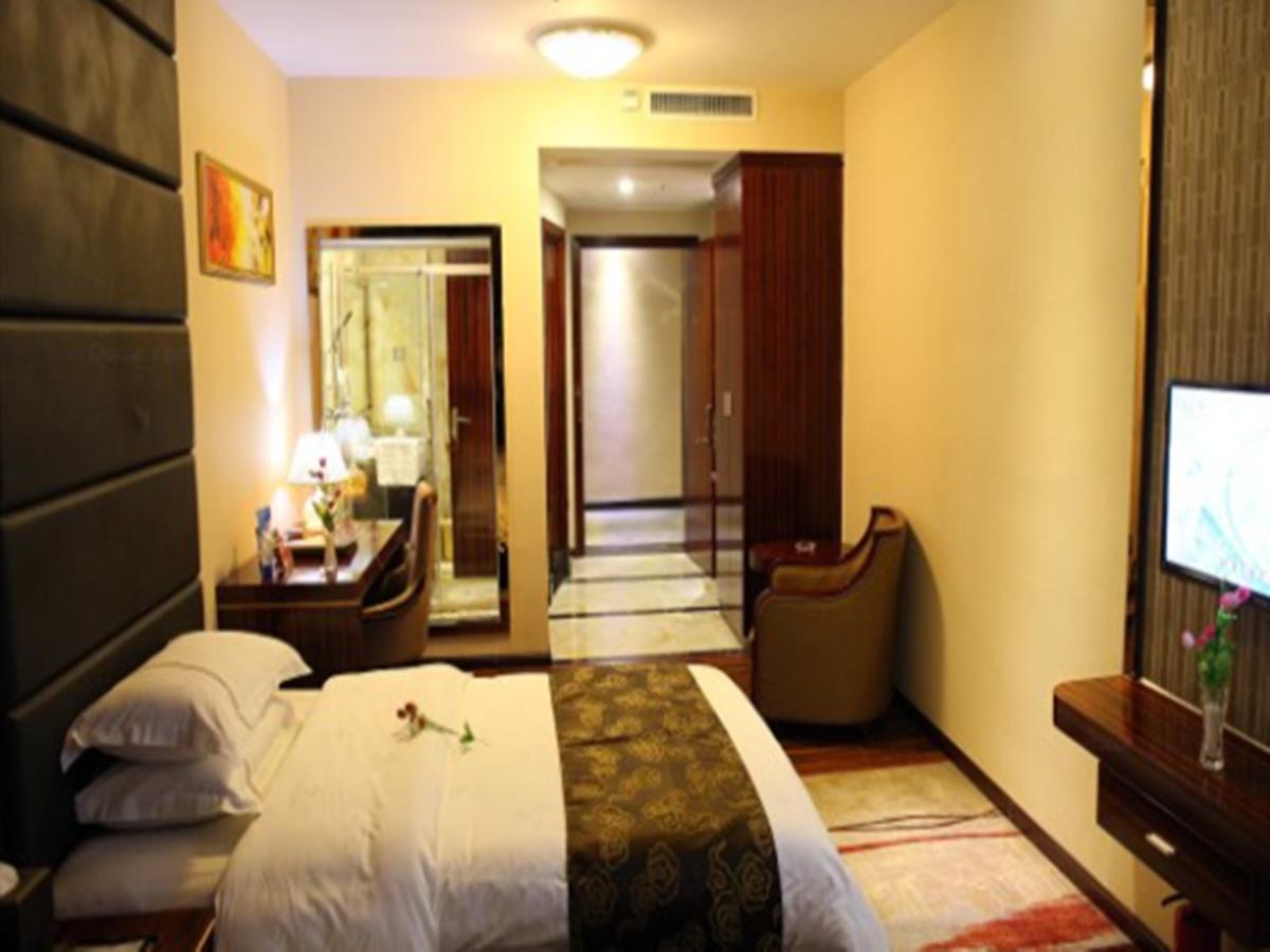 Lavande Hotel Wuhan Railway Station מראה חיצוני תמונה