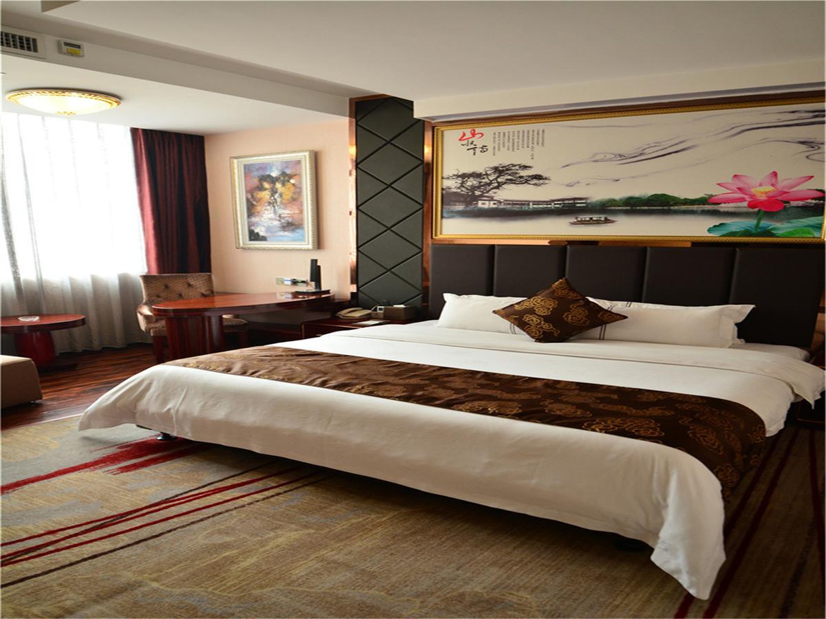Lavande Hotel Wuhan Railway Station מראה חיצוני תמונה