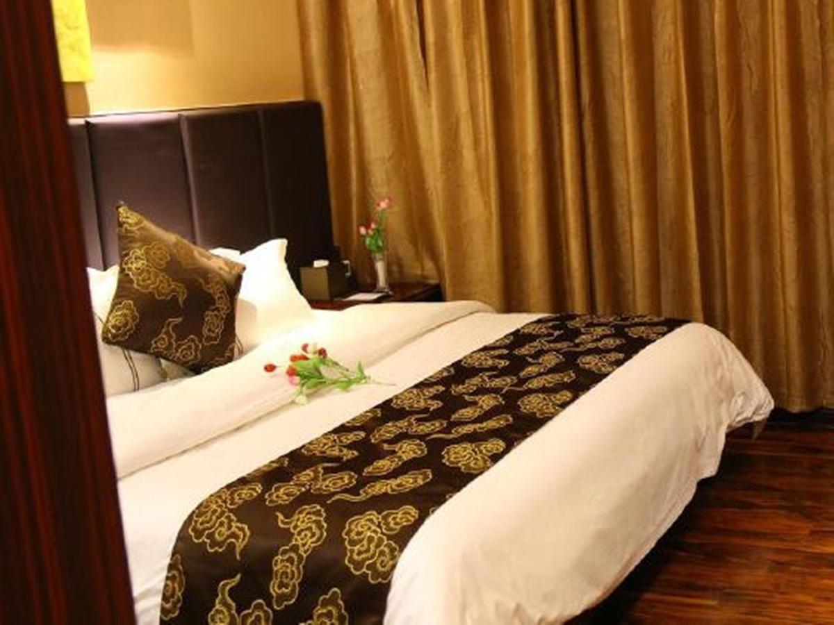 Lavande Hotel Wuhan Railway Station מראה חיצוני תמונה