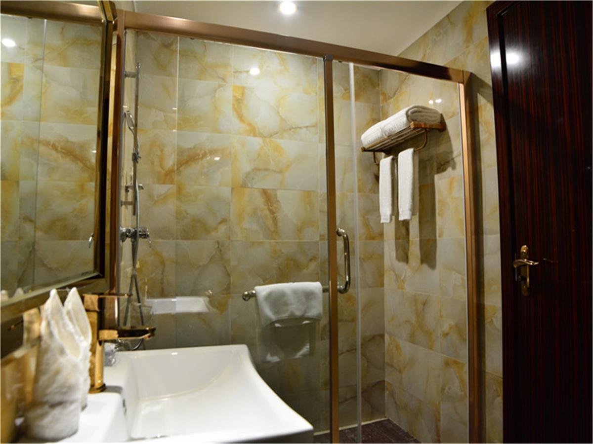 Lavande Hotel Wuhan Railway Station מראה חיצוני תמונה