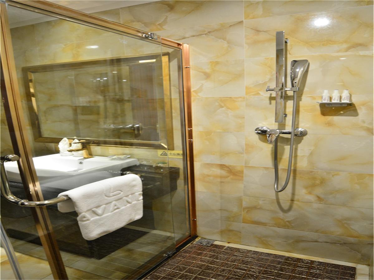 Lavande Hotel Wuhan Railway Station מראה חיצוני תמונה