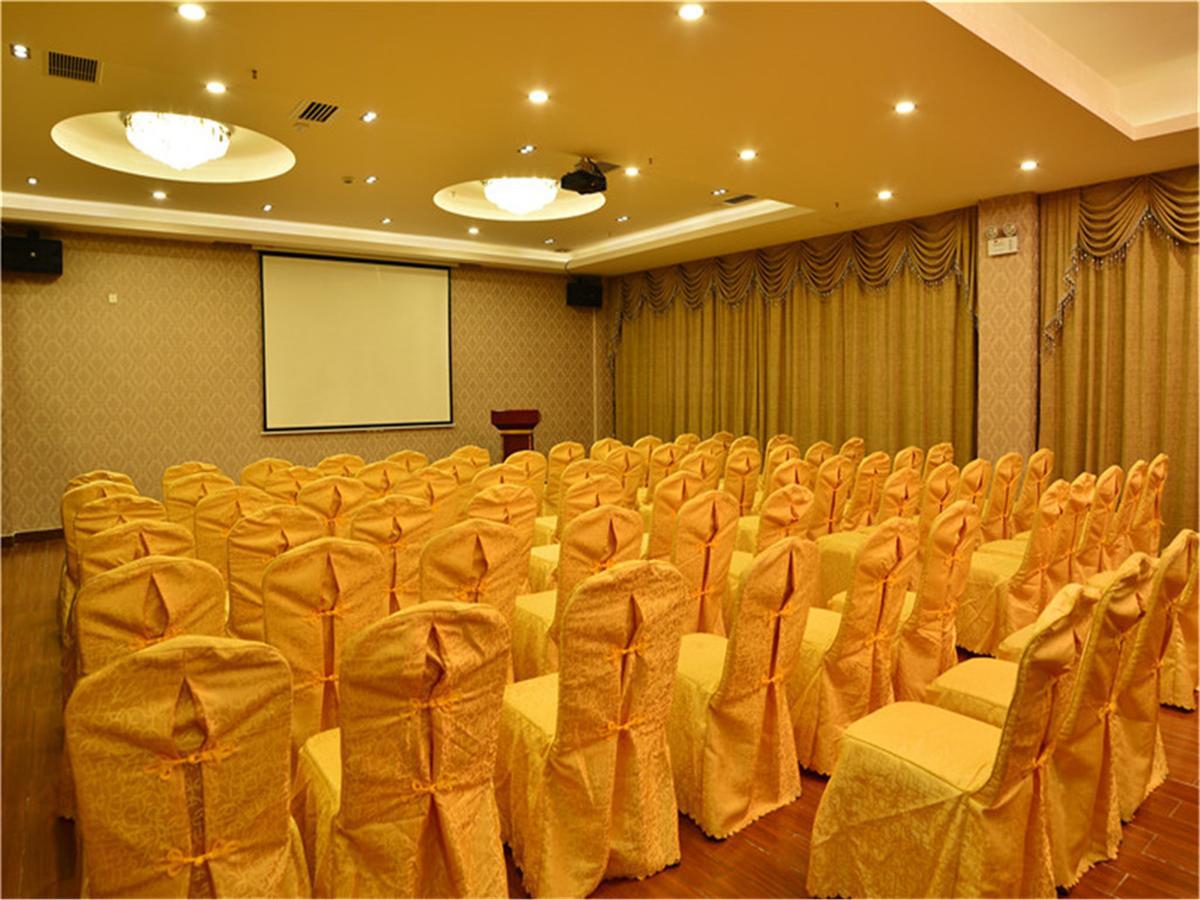 Lavande Hotel Wuhan Railway Station מראה חיצוני תמונה